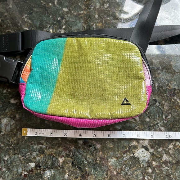 NWOT Rareform Zion Sling Bag. One of a kind. Recycled billboard vinyl. Adjusts - Picture 8 of 10